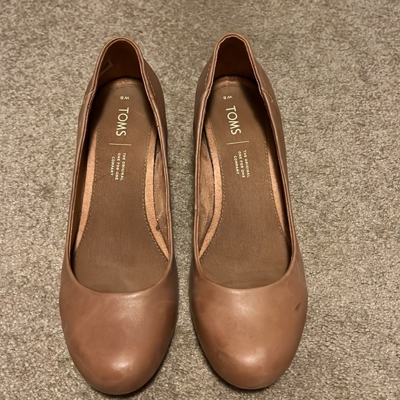 Tom’s Leather Heels - Picture 2 of 5